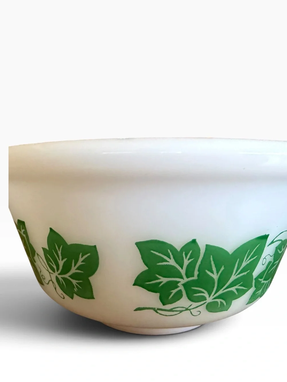 Hazel Atlas Vintage Green Ivy Leaves Milk Glass Nesting Bowls One 5” One 7” EC